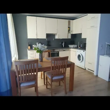 Gemuetliches In - Balkon & Bahnhof In 5 Min Daire