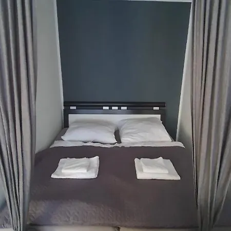 Gemuetliches In - Balkon & Bahnhof In 5 Min *